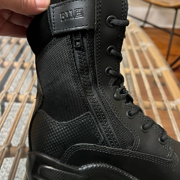 Brand New Never Worn 511 Boots - Picture 4 of 12